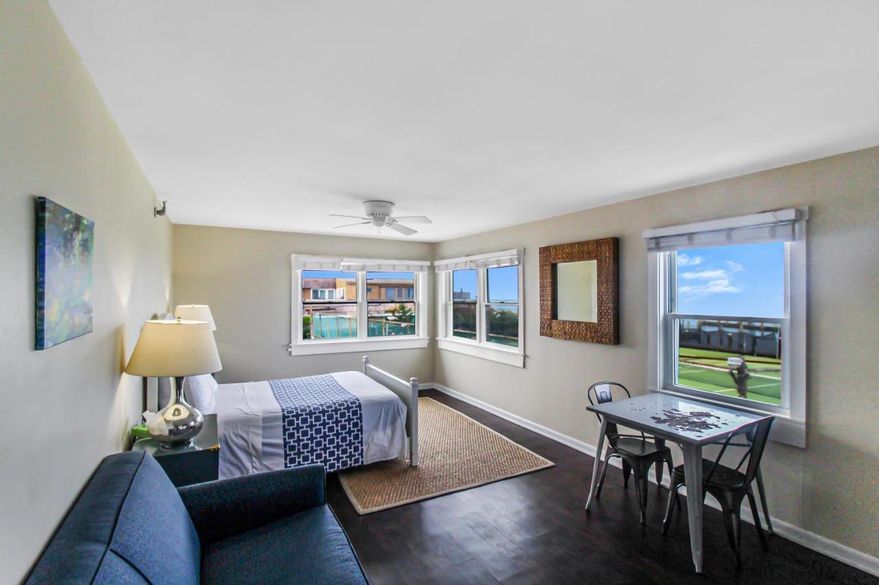 Clegg'S Hotel Ocean Beach Екстериор снимка