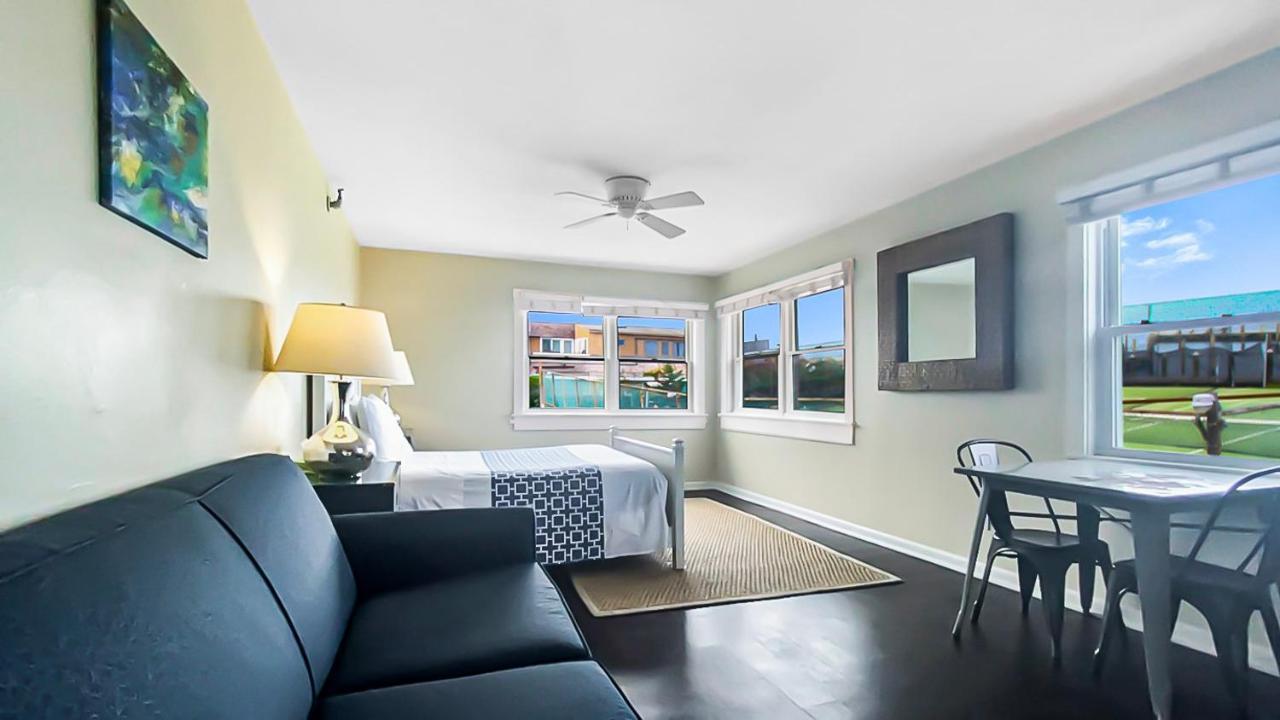 Clegg'S Hotel Ocean Beach Екстериор снимка