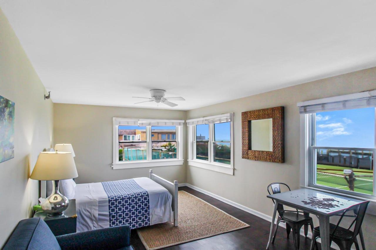 Clegg'S Hotel Ocean Beach Екстериор снимка